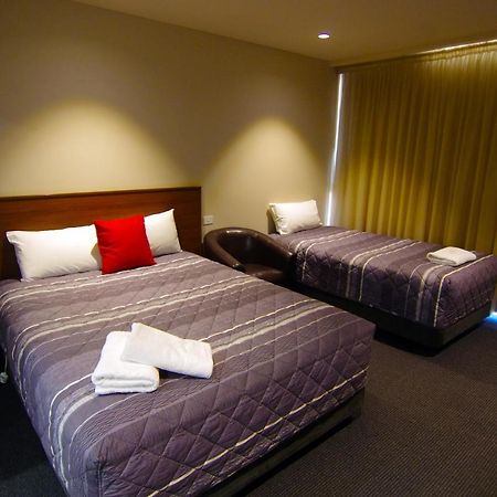 Jane Eliza Motor Inn Суон Хил Екстериор снимка