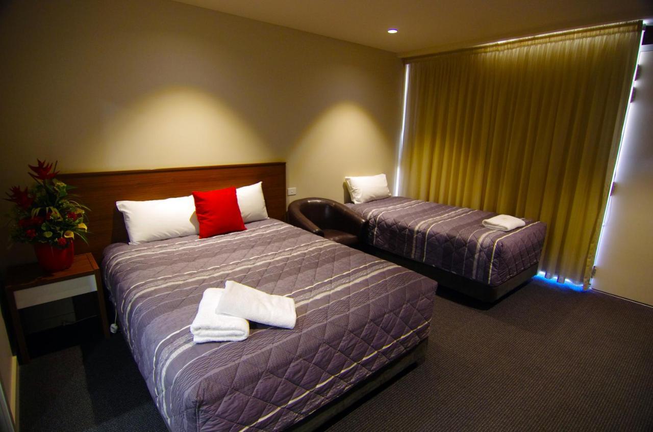 Jane Eliza Motor Inn Суон Хил Екстериор снимка